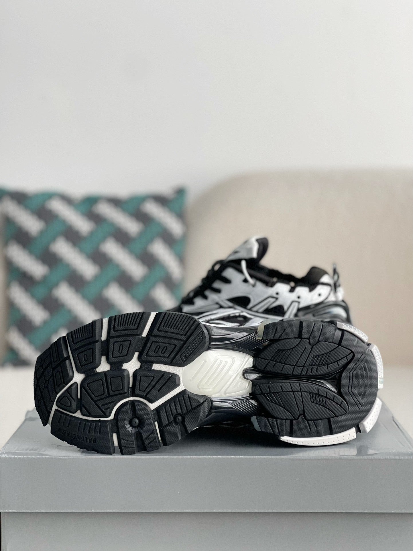 Balenciaga Runner